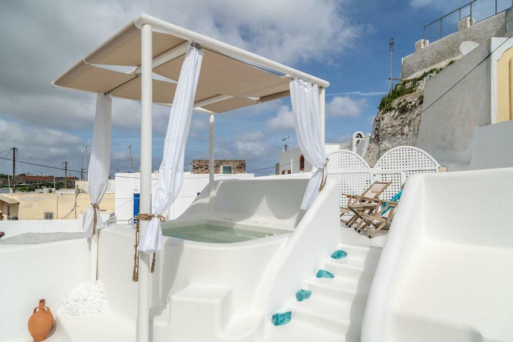 Astrea Suites Feggaropetra Cave House Fíra Kültér fotó