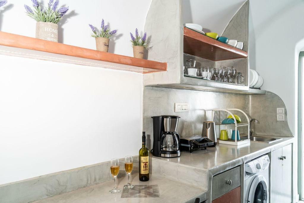 Astrea Suites Feggaropetra Cave House Fíra Kültér fotó